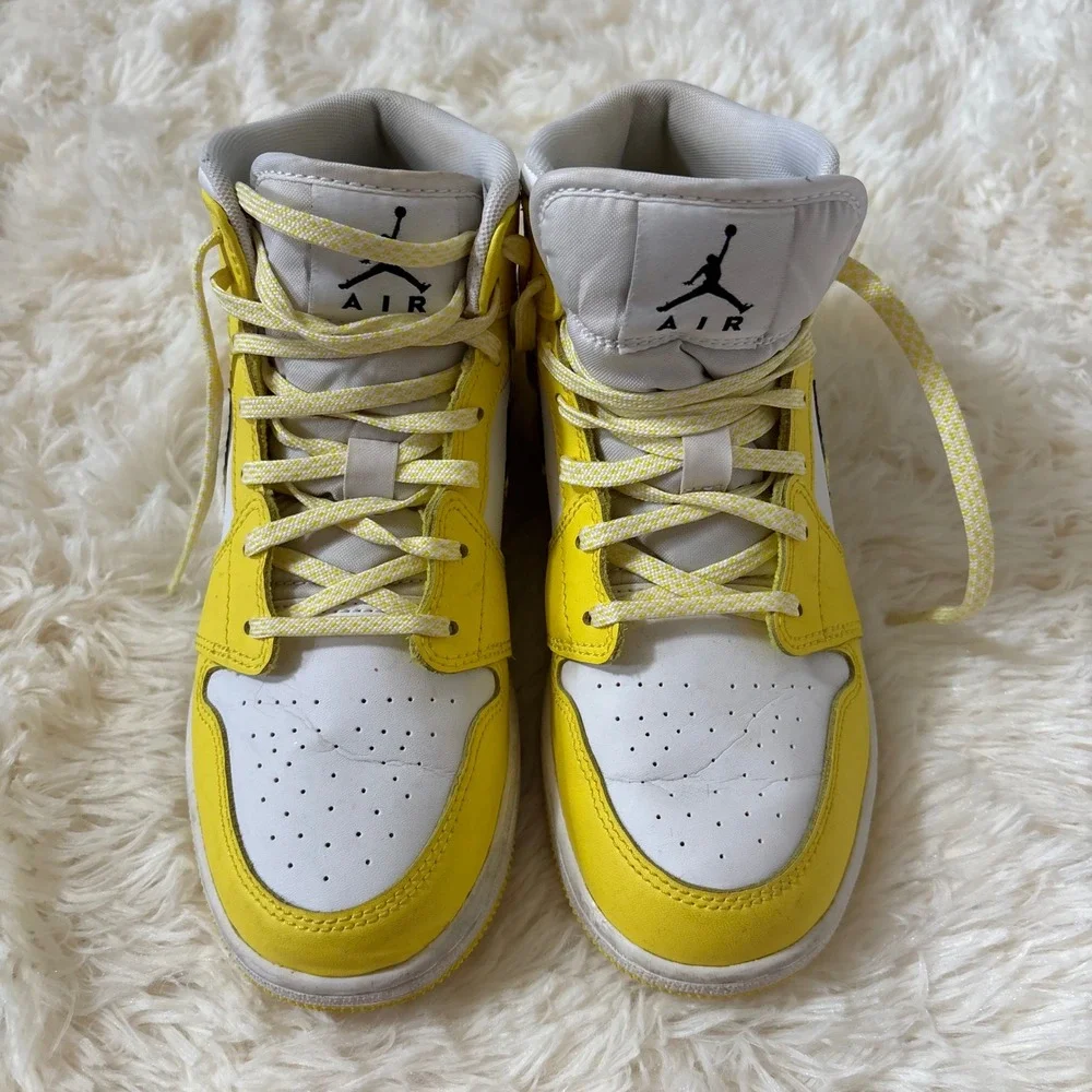 Nike Air Jordan 1 Mid Yellow Flower Rose AV5174-700 Youth 4.5Y Womens 6
